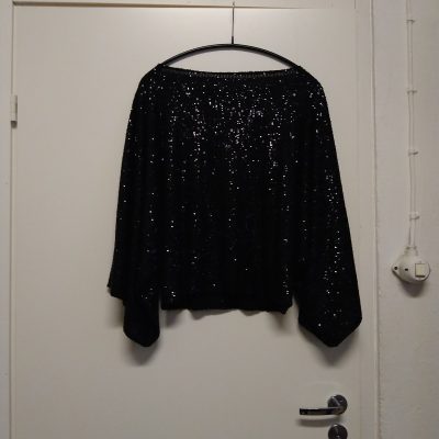 Katri Niskanen, Macy, musta paljettipaita, musta, M