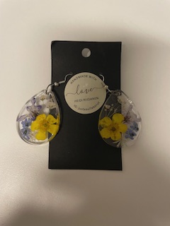 Heidi Rissanen, keltakukka, roikkuva korvis