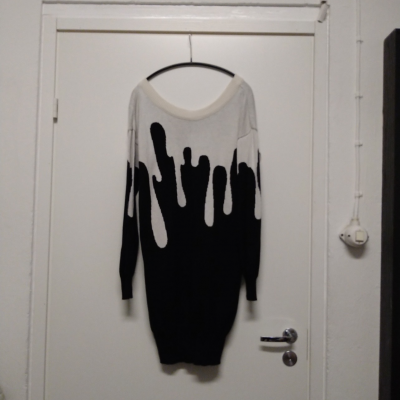 Uhana, neulemekko, mustavalkoinen, s