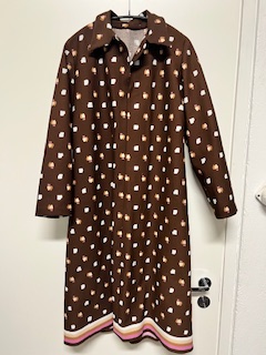 Vintage, kuviollinen ruskea kaulusmekko, 40