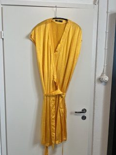Voglia, keltainen kietaisumekko, 42